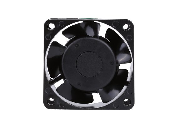 <b>光伏逆變器行業(yè)發(fā)展迅速，進(jìn)一步拓寬三巨電機(jī)散熱風(fēng)扇應(yīng)用空間</b>